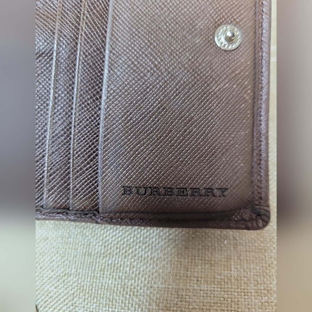 GUC, Ventage Burberry Nova Check Compact Wallet - Picture 7 of 8